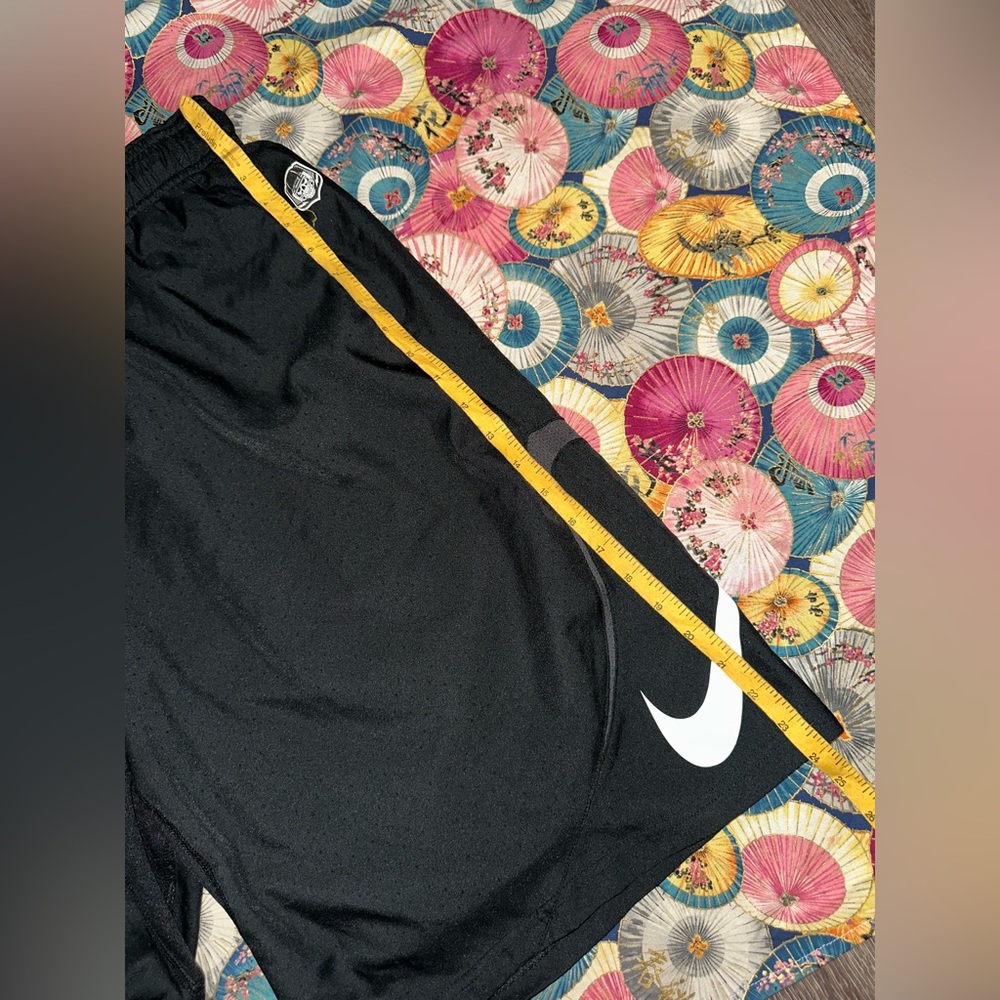 Nike Men’s Black Football Basketball Dri-Fit Athletic Workout Bottoms Shorts - Picture 7 of 7